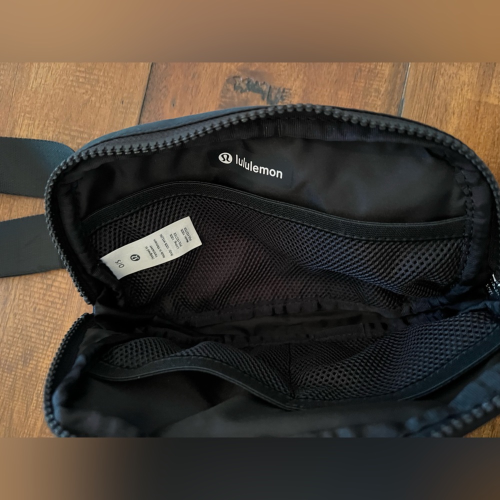 LULULEMON | Everywhere Belt Bag - Picture 5 of 5
